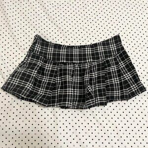 Women's Black and White Skirt